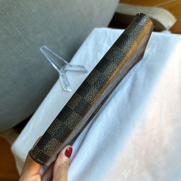 Louis Vuitton Damier Ebene Zippy Wallet - Picture 13 of 15